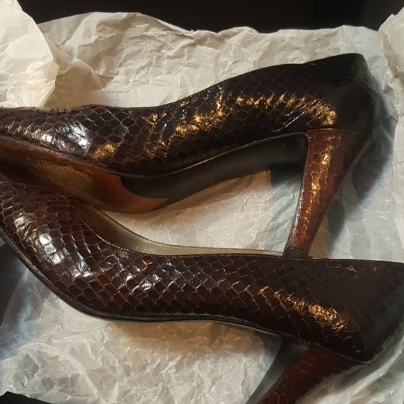 YVES SAINT LAURENT SHOES - Picture 5 of 8